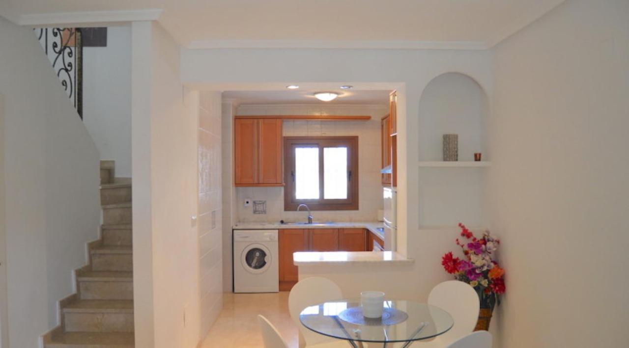 Villamartin, Lovely 2 Bed House, Short Walk To The Plaza. Orihuela Exterior photo